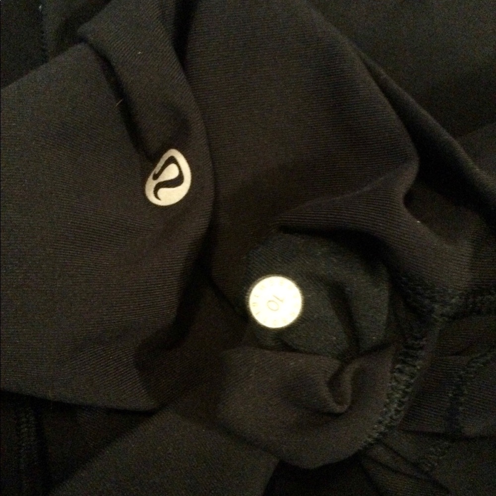 LULULEMON leggings.perfect condition. Comes with tote bag. - Picture 5 of 5
